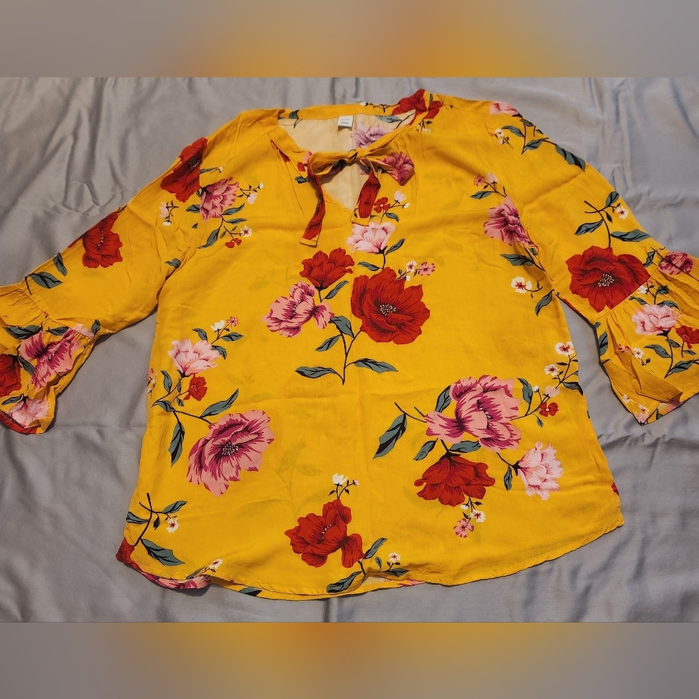 Old Navy floral blouse